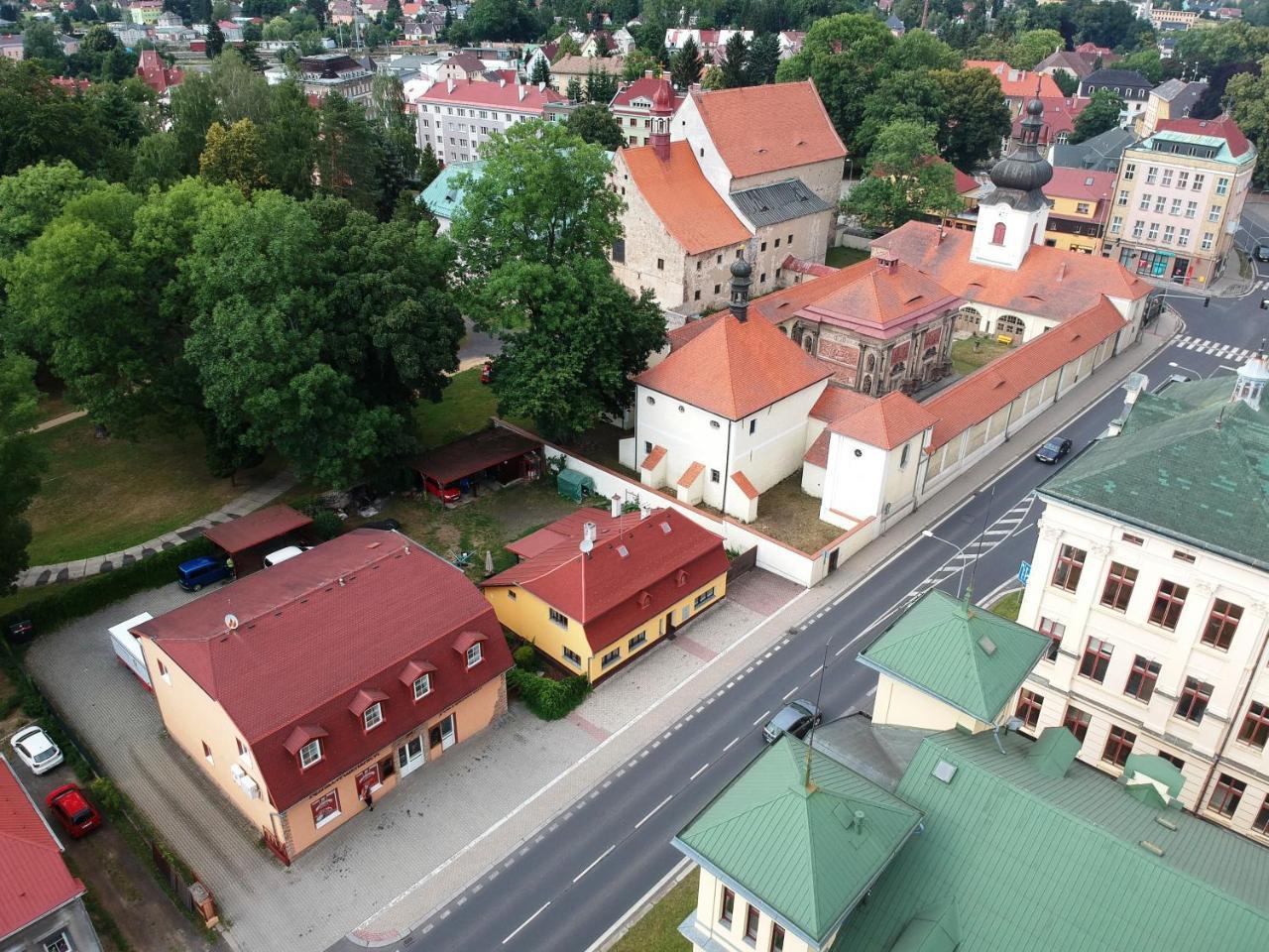 Apartman Pod Klasterem Rumburk Bagian luar foto