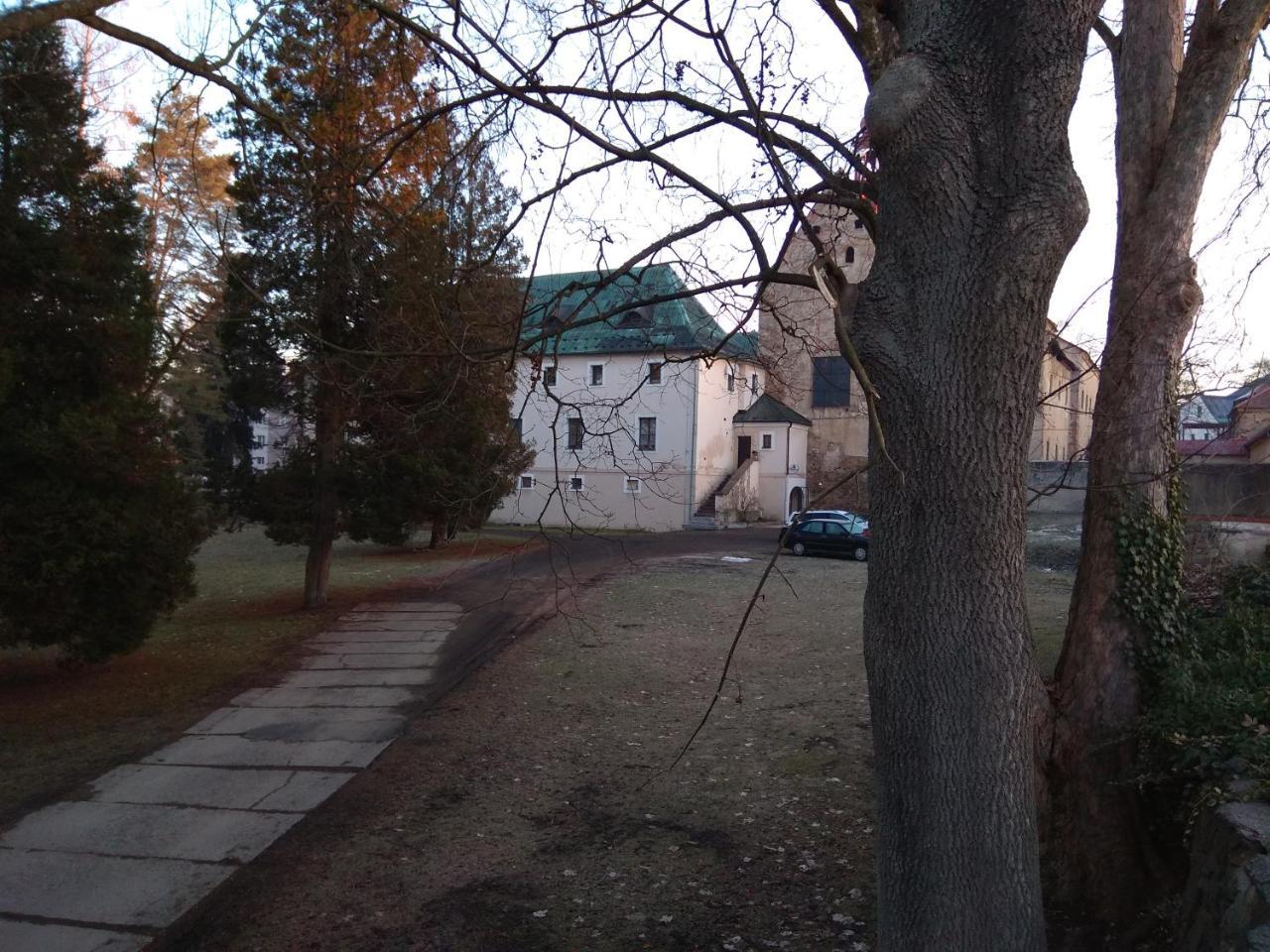 Apartman Pod Klasterem Rumburk Bagian luar foto
